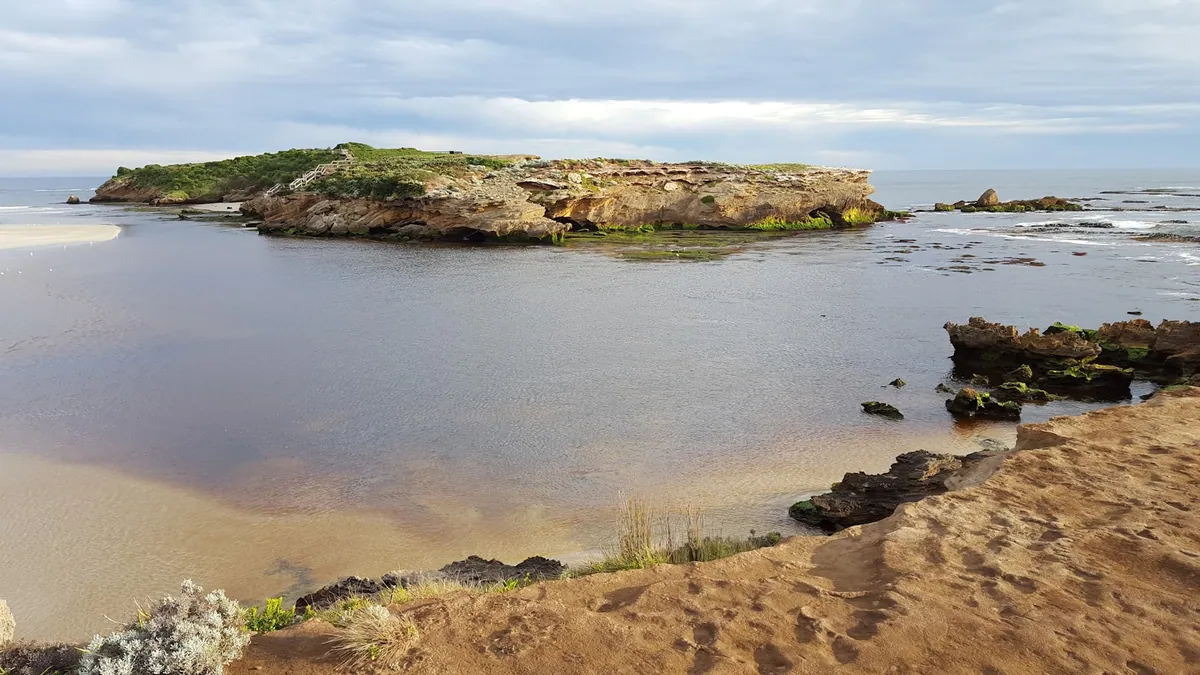 Rocky shoreline meeting the Southern Ocean on Kangaroo Island, South Australia